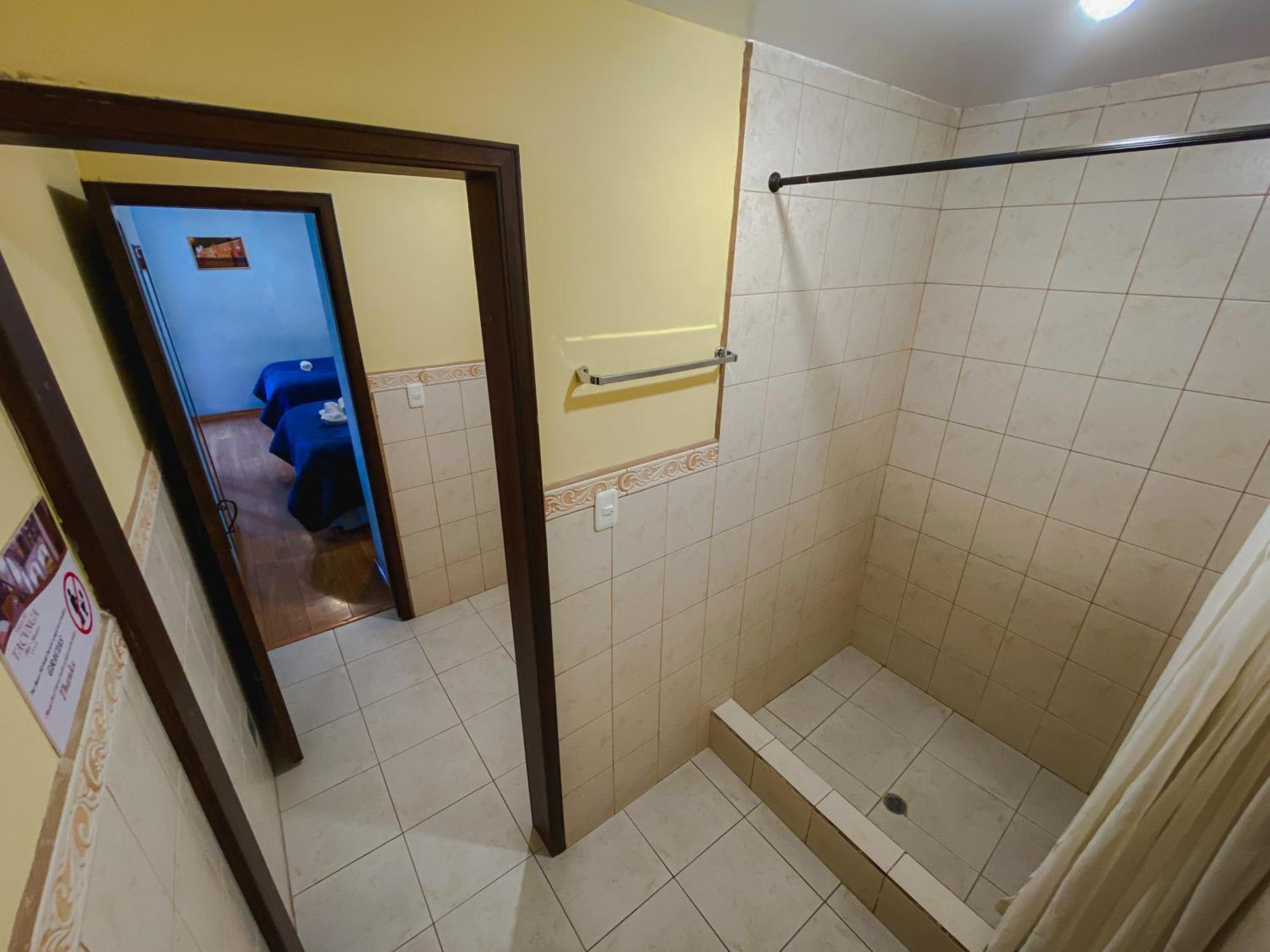 Golden Rest Latacunga Hotel Room photo